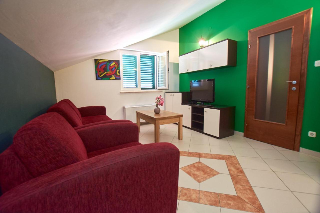 Pansion Hrga Hotel Vodice Buitenkant foto