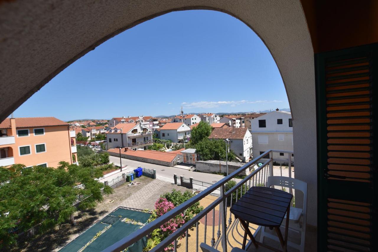 Pansion Hrga Hotel Vodice Buitenkant foto