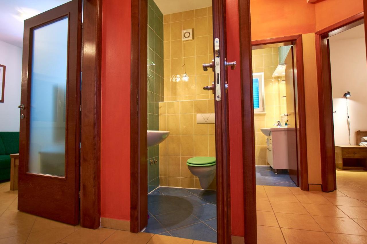 Pansion Hrga Hotel Vodice Buitenkant foto