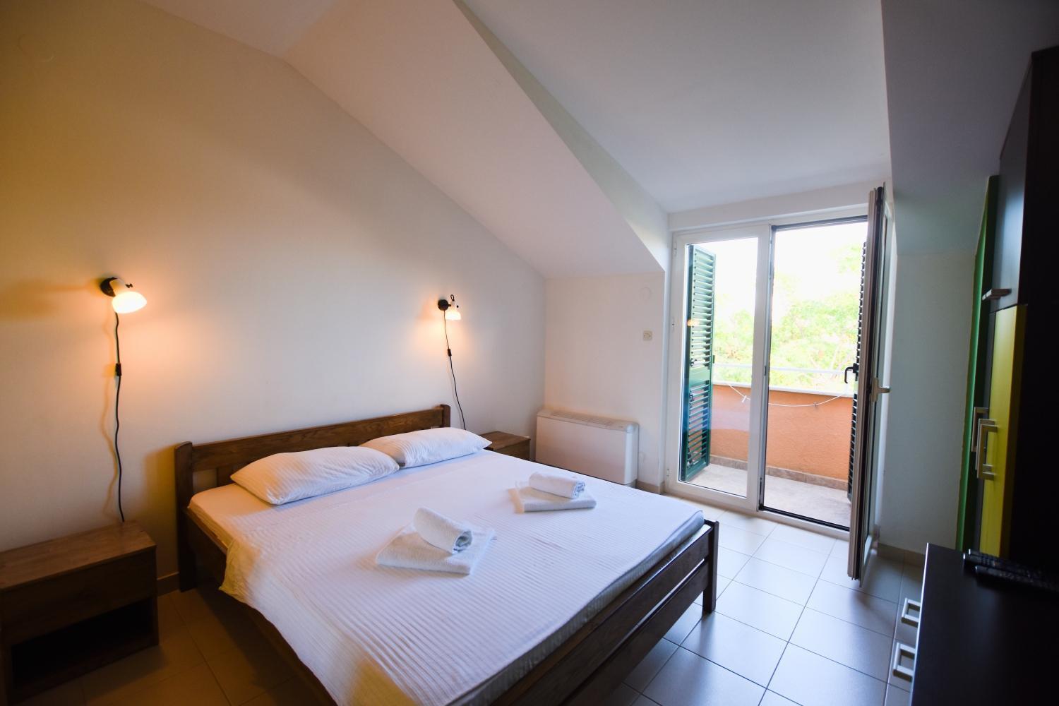 Pansion Hrga Hotel Vodice Buitenkant foto