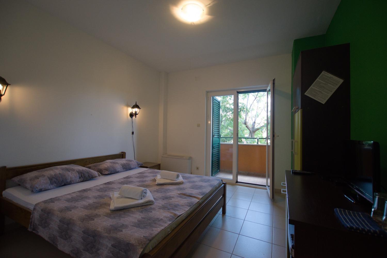 Pansion Hrga Hotel Vodice Buitenkant foto