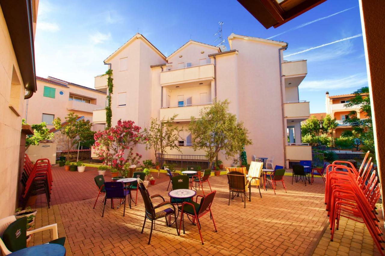 Pansion Hrga Hotel Vodice Buitenkant foto