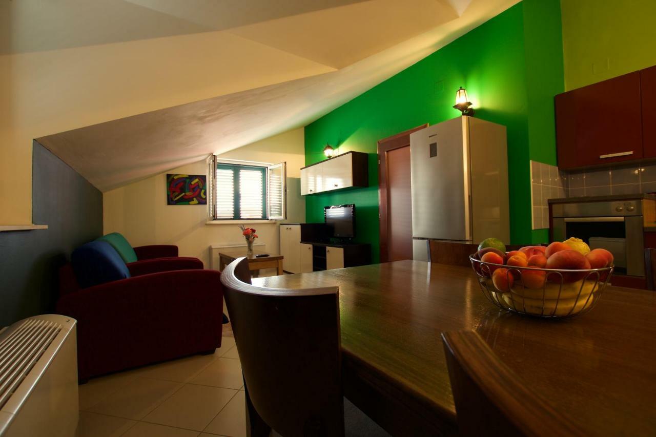 Pansion Hrga Hotel Vodice Buitenkant foto