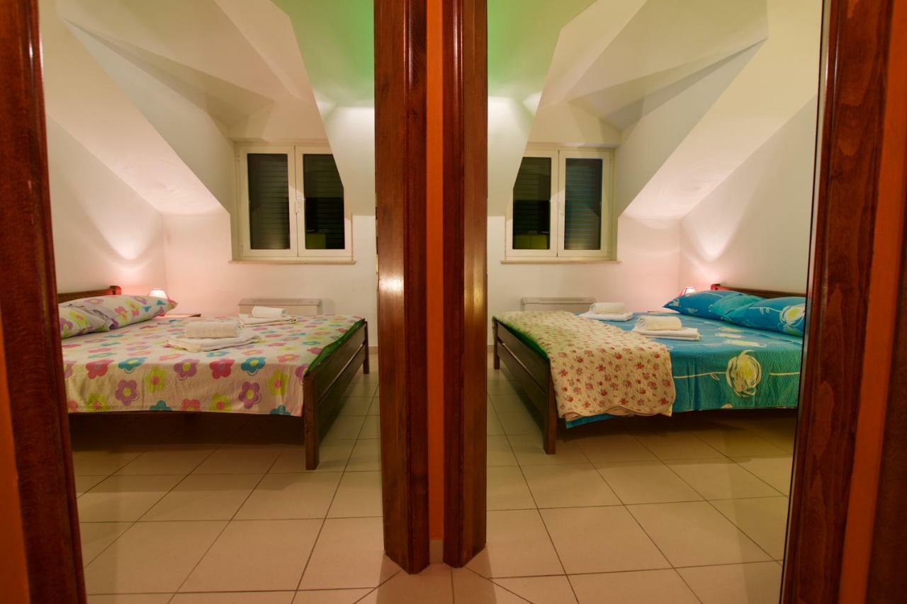 Pansion Hrga Hotel Vodice Buitenkant foto