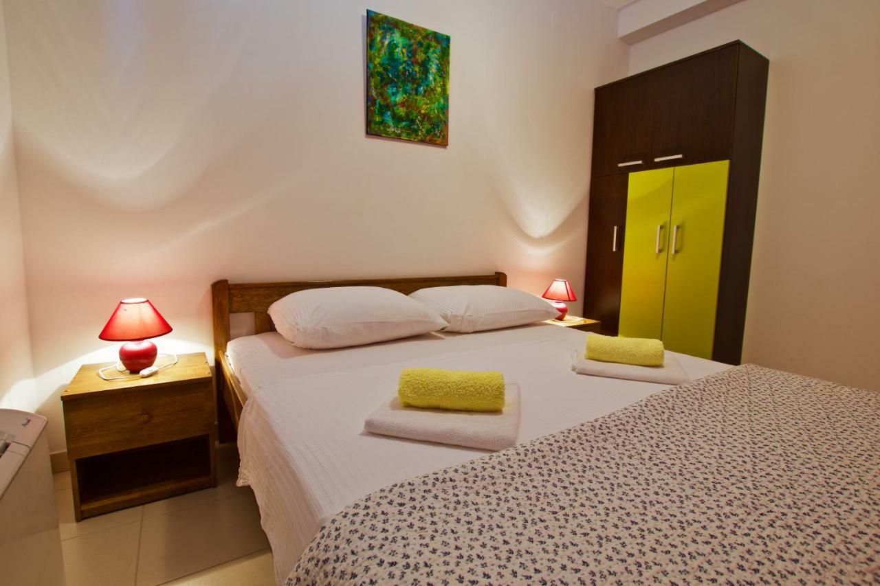 Pansion Hrga Hotel Vodice Buitenkant foto