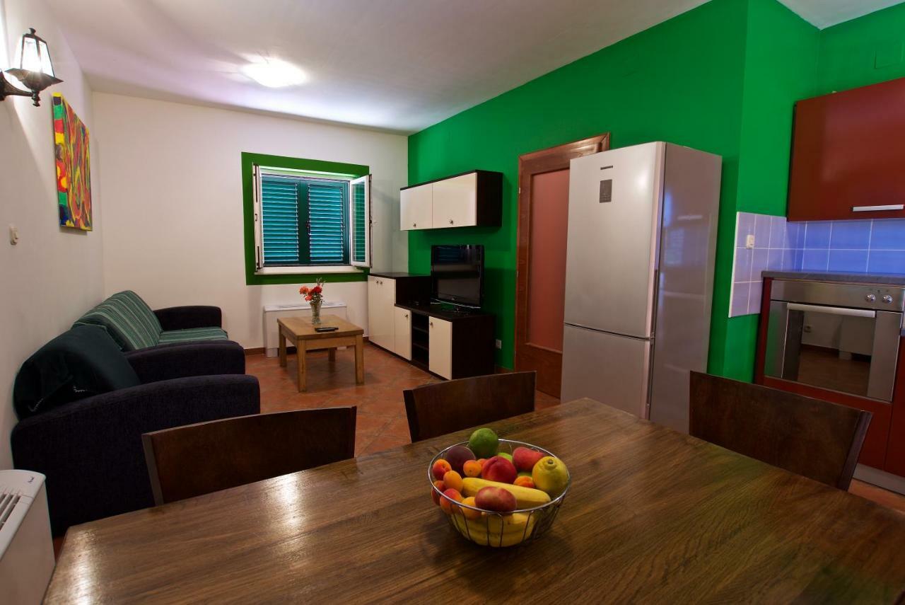 Pansion Hrga Hotel Vodice Buitenkant foto