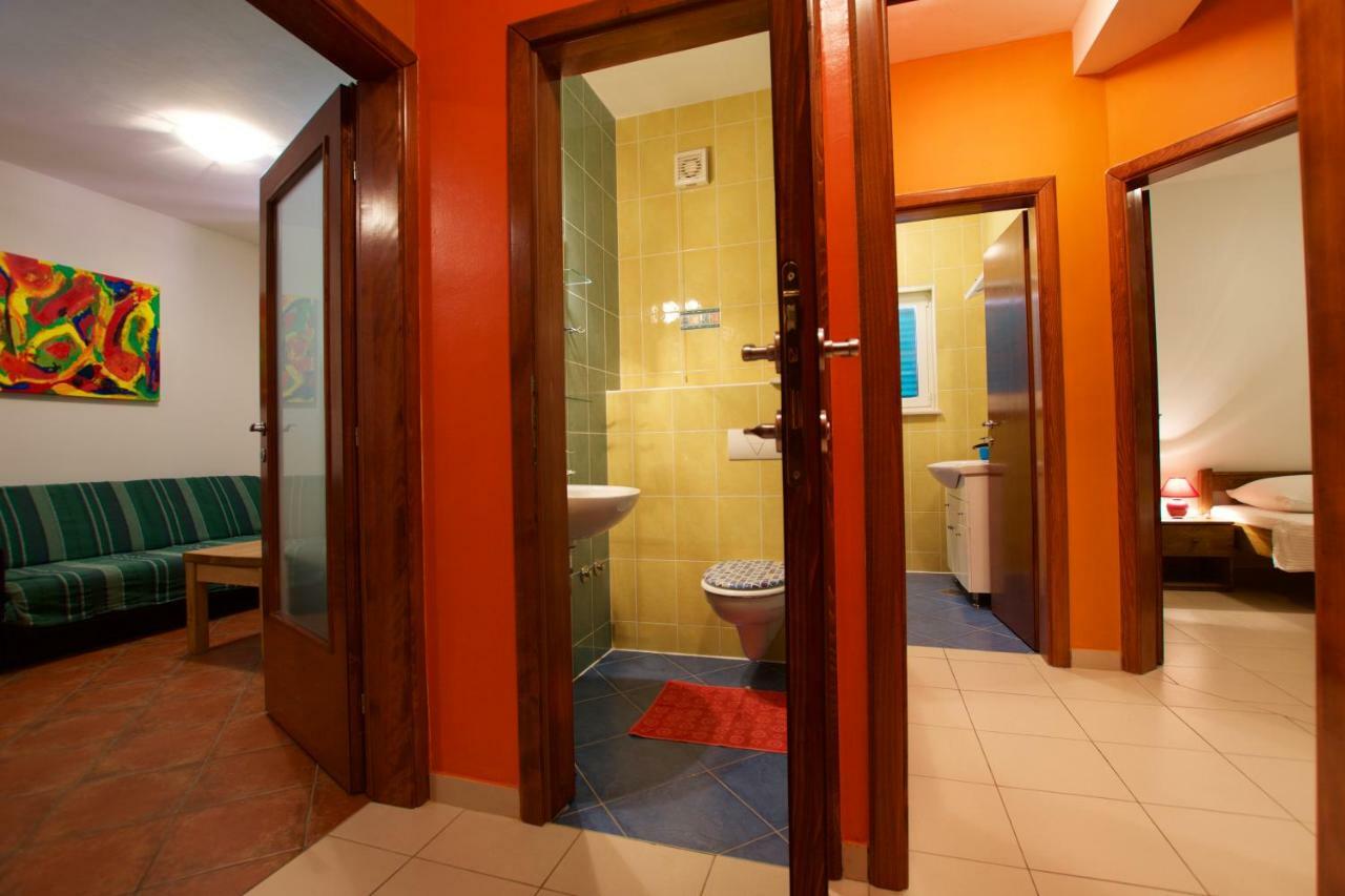 Pansion Hrga Hotel Vodice Buitenkant foto
