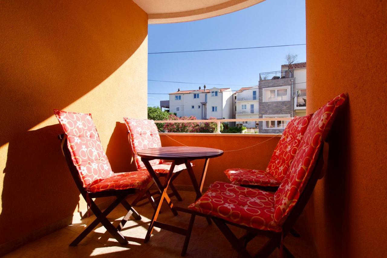 Pansion Hrga Hotel Vodice Buitenkant foto