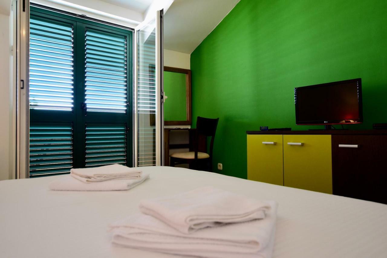 Pansion Hrga Hotel Vodice Buitenkant foto