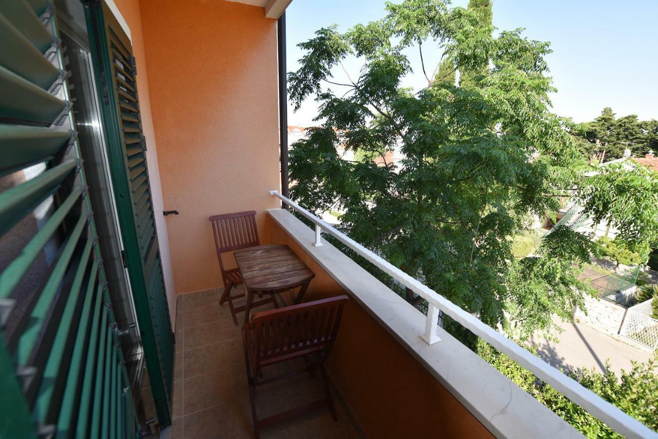 Pansion Hrga Hotel Vodice Buitenkant foto