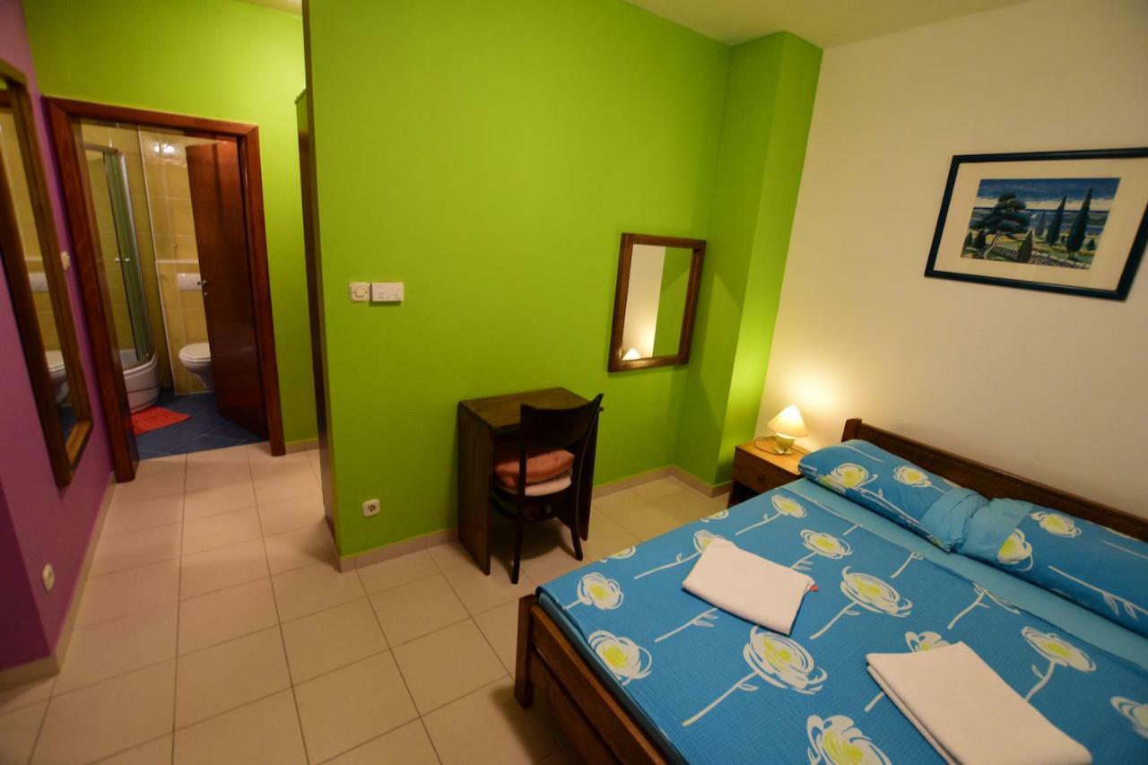Pansion Hrga Hotel Vodice Buitenkant foto