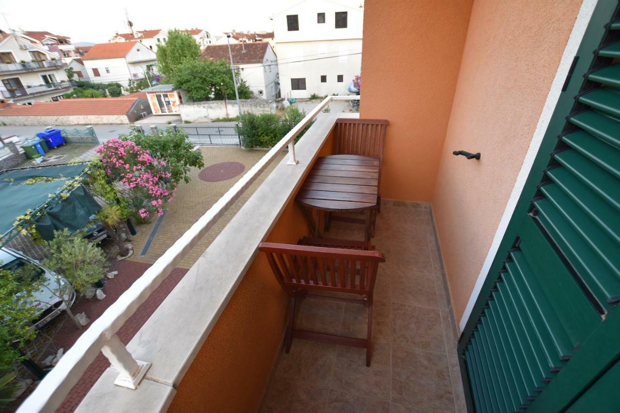 Pansion Hrga Hotel Vodice Buitenkant foto