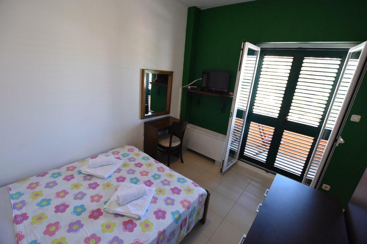 Pansion Hrga Hotel Vodice Buitenkant foto
